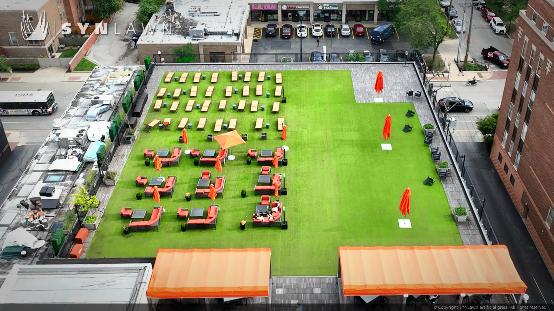 Lakeshore Sports and Fitness Club Rooftop with SYNLawn artificial grass in Chicago Illinois image of Lakeshore Sports and Fitness Club Rooftop with SYNLawn artificial grass in Chicago Illinois