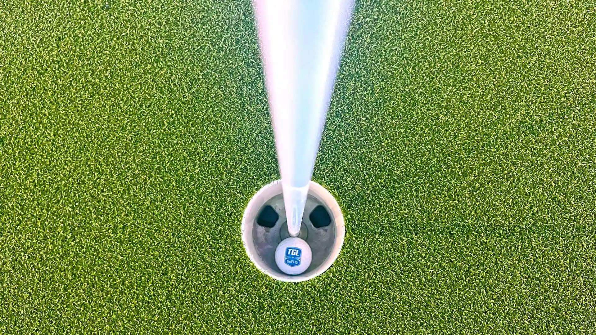 SYNLawn parteners with TGL Golf League image of SYNLawn golf putting green at T G L golf league
