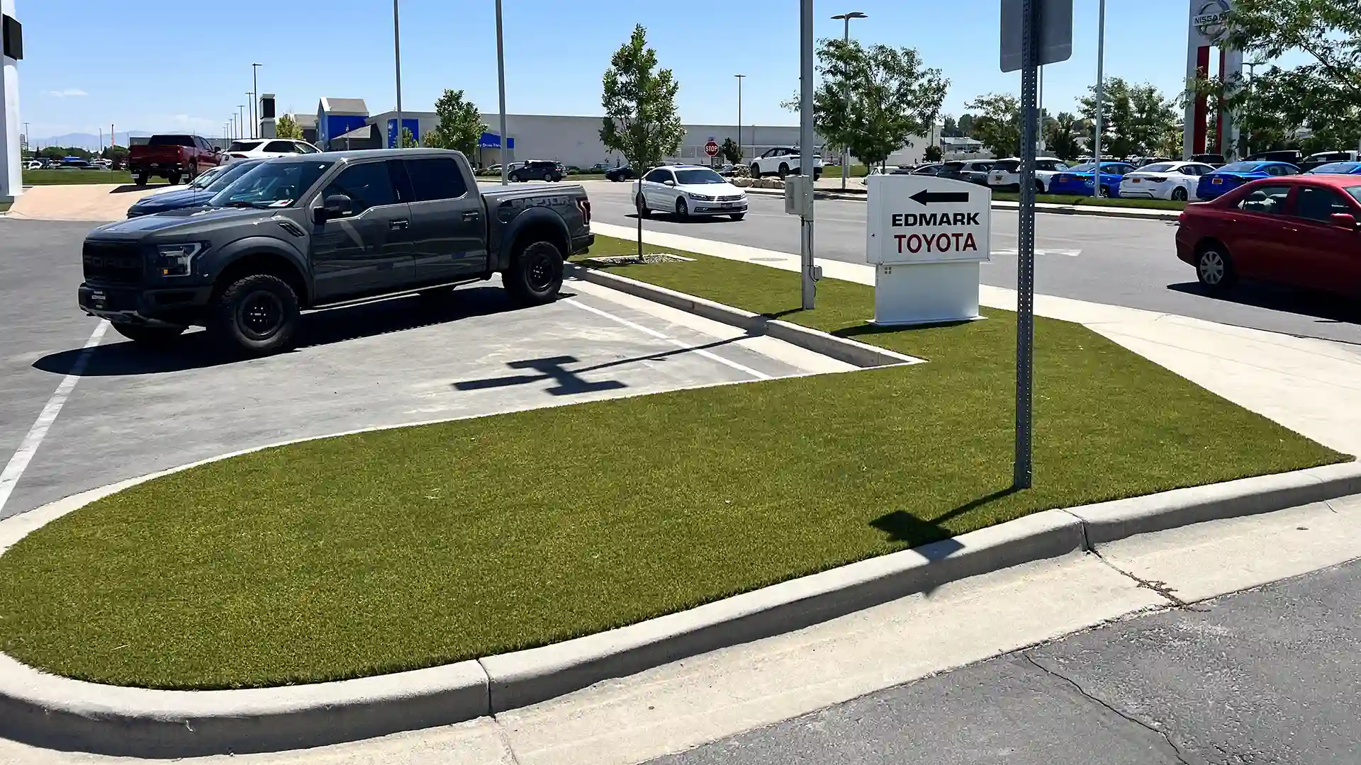 SYNLawn artificial grass at Edmark Toyota in Nampa Idaho image of artificial grass medians and landscaping at Edmark Toyota car dealership at Edmark Toyota in Nampa Idaho