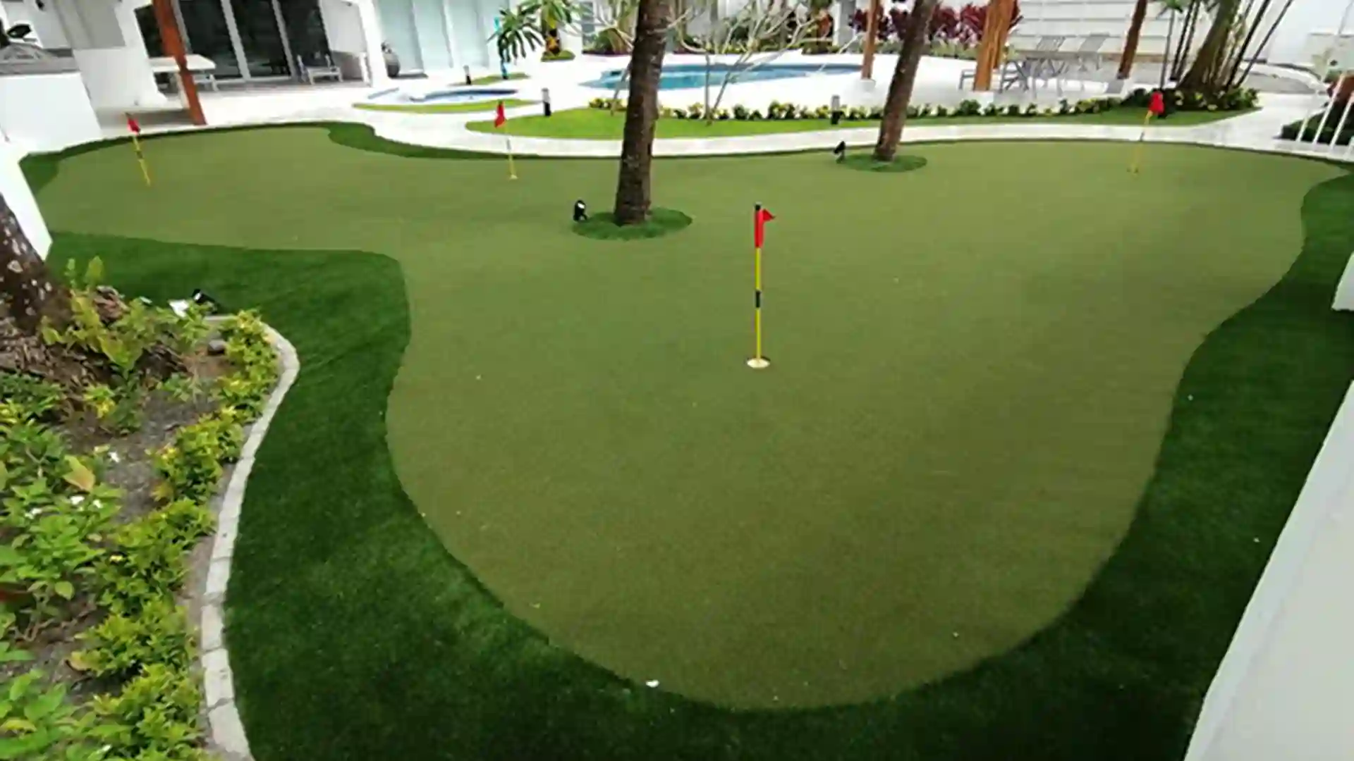 SYNLawn artificial grass private oceanside custom putting green in Jaco Costa Rica image of syn lawn artificial grass oceanside putting green in Jaco Costa Rica